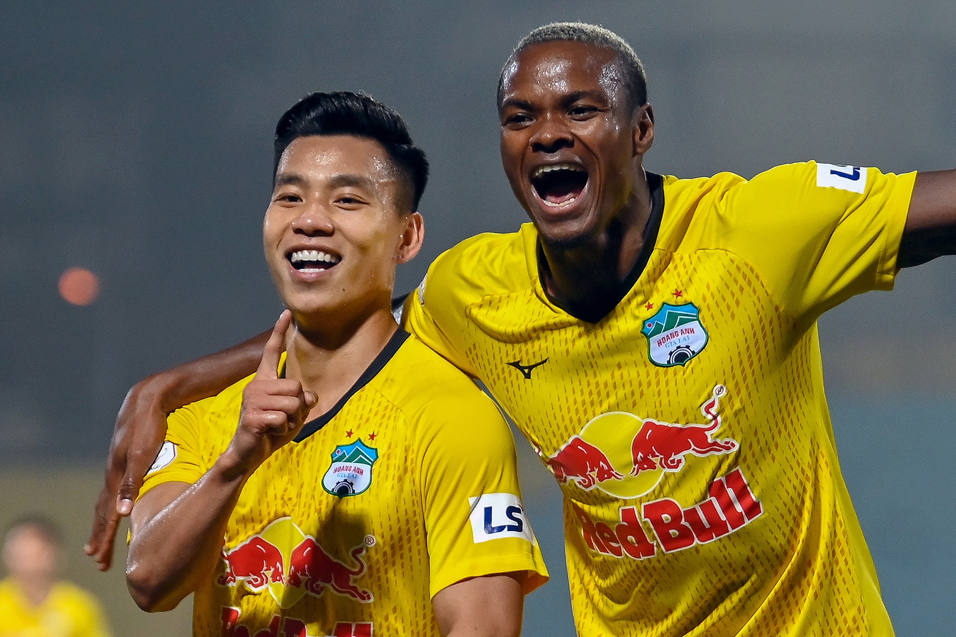 Cong Phuong Van Thanh ghi ban anh 9