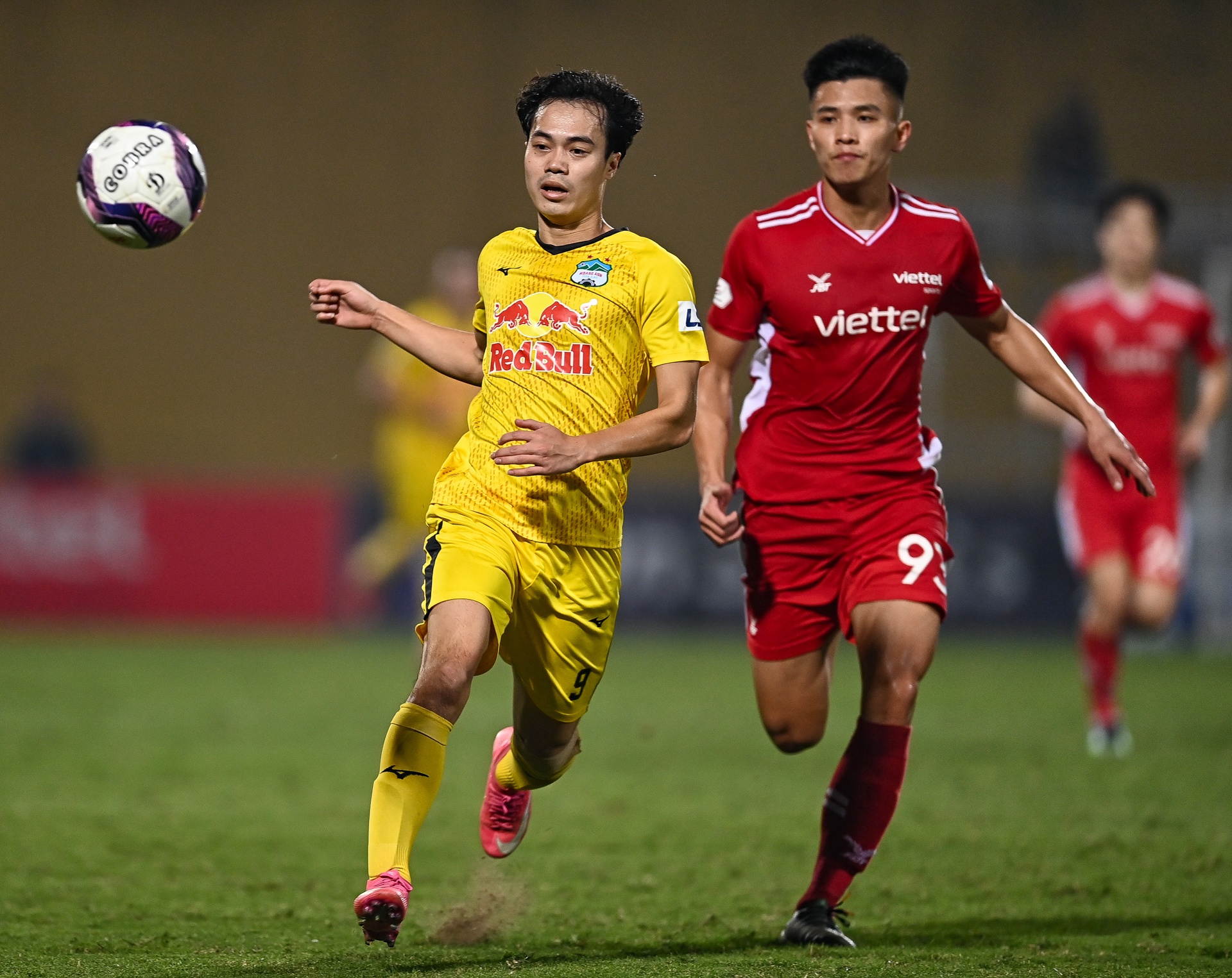 Cong Phuong Van Thanh ghi ban anh 2