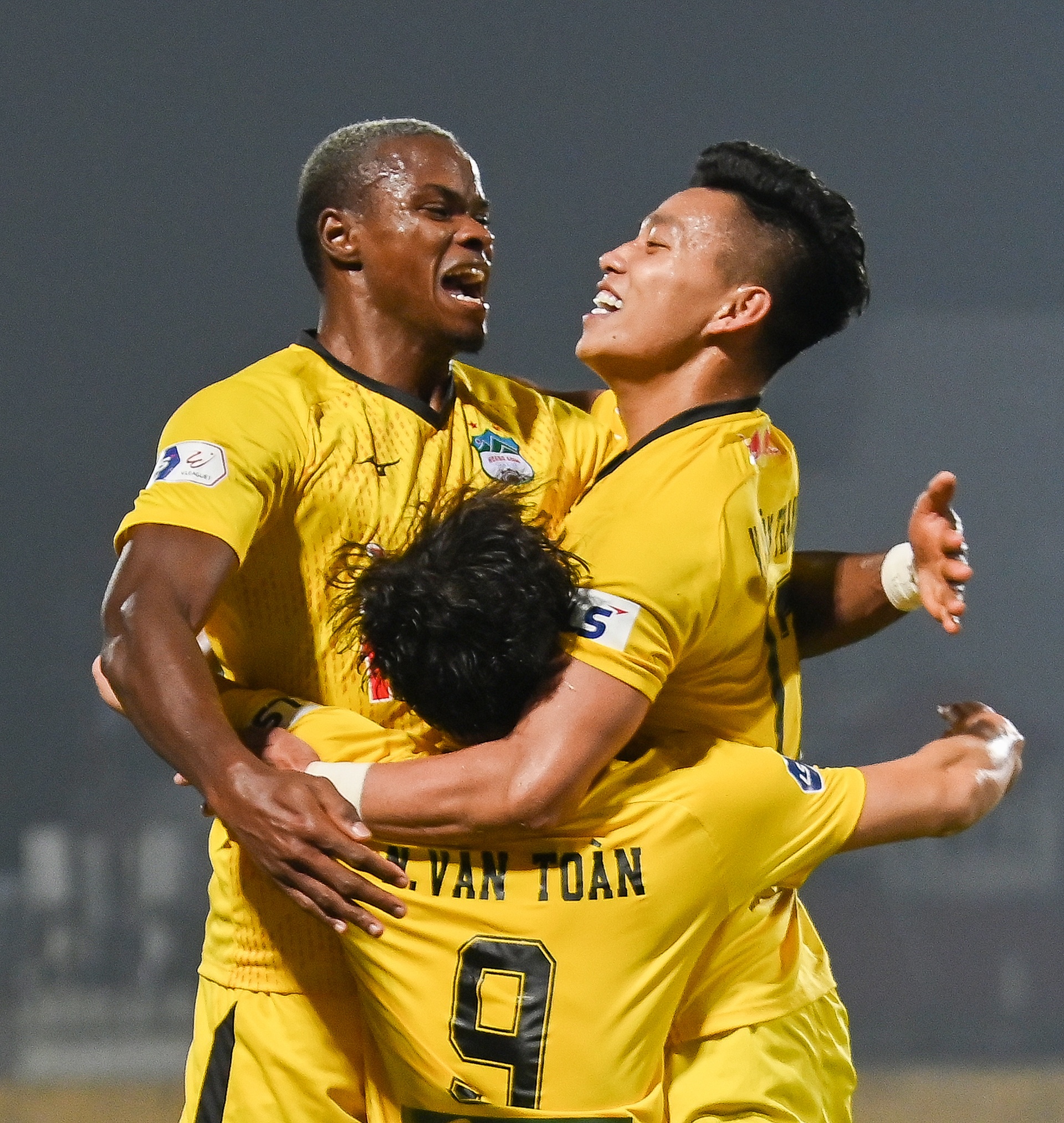 Cong Phuong Van Thanh ghi ban anh 7