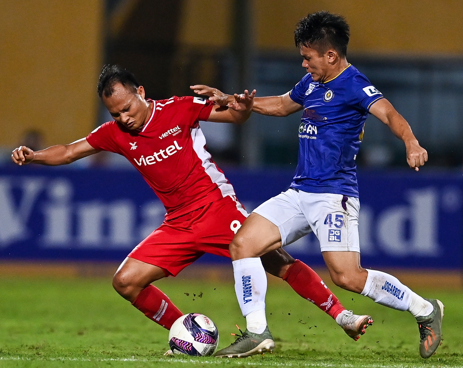 Hai the do tran derby Thu do anh 1