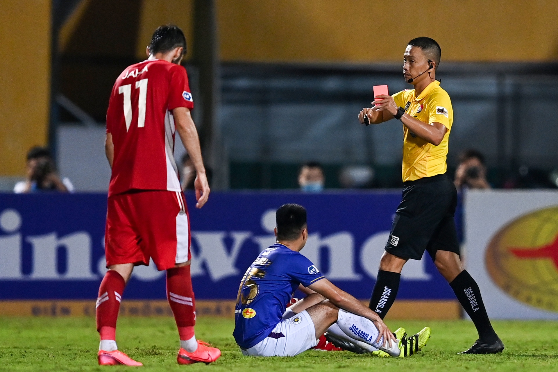 Hai the do tran derby Thu do anh 6