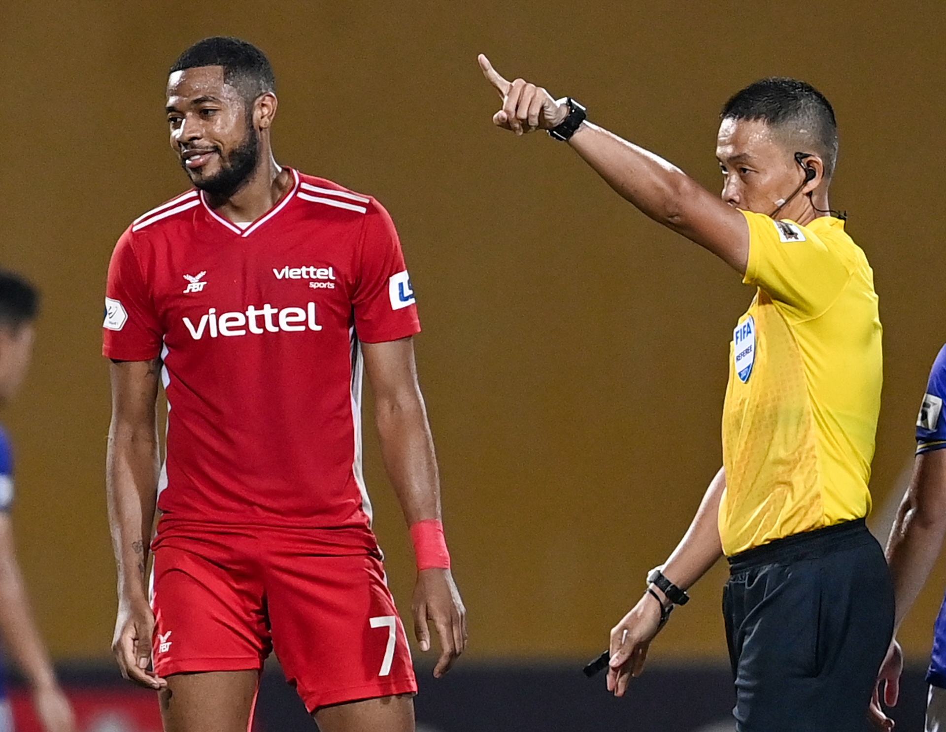 Hai the do tran derby Thu do anh 8