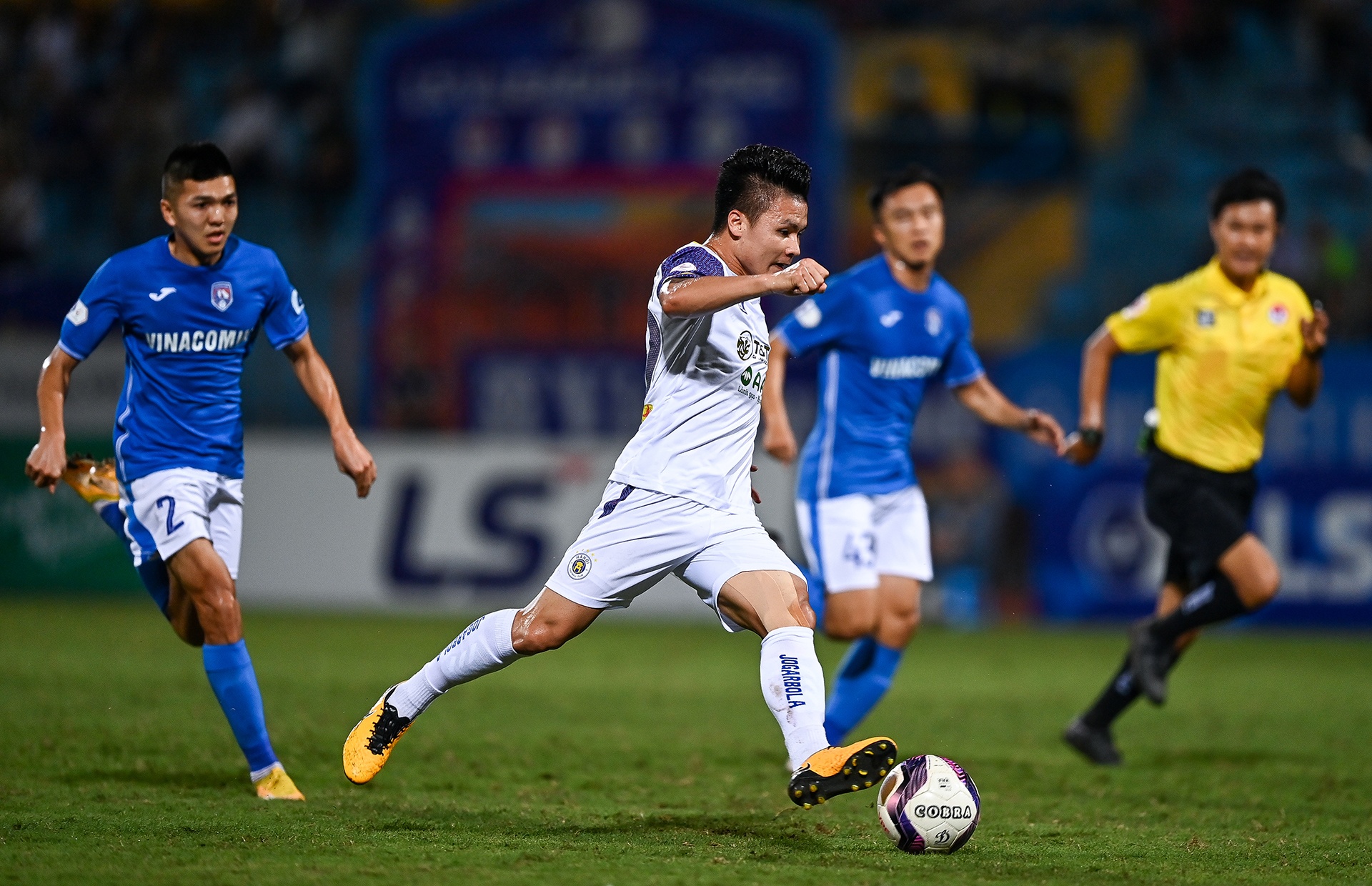 Quang Hai an mung sinh nhat lan thu 24 anh 1