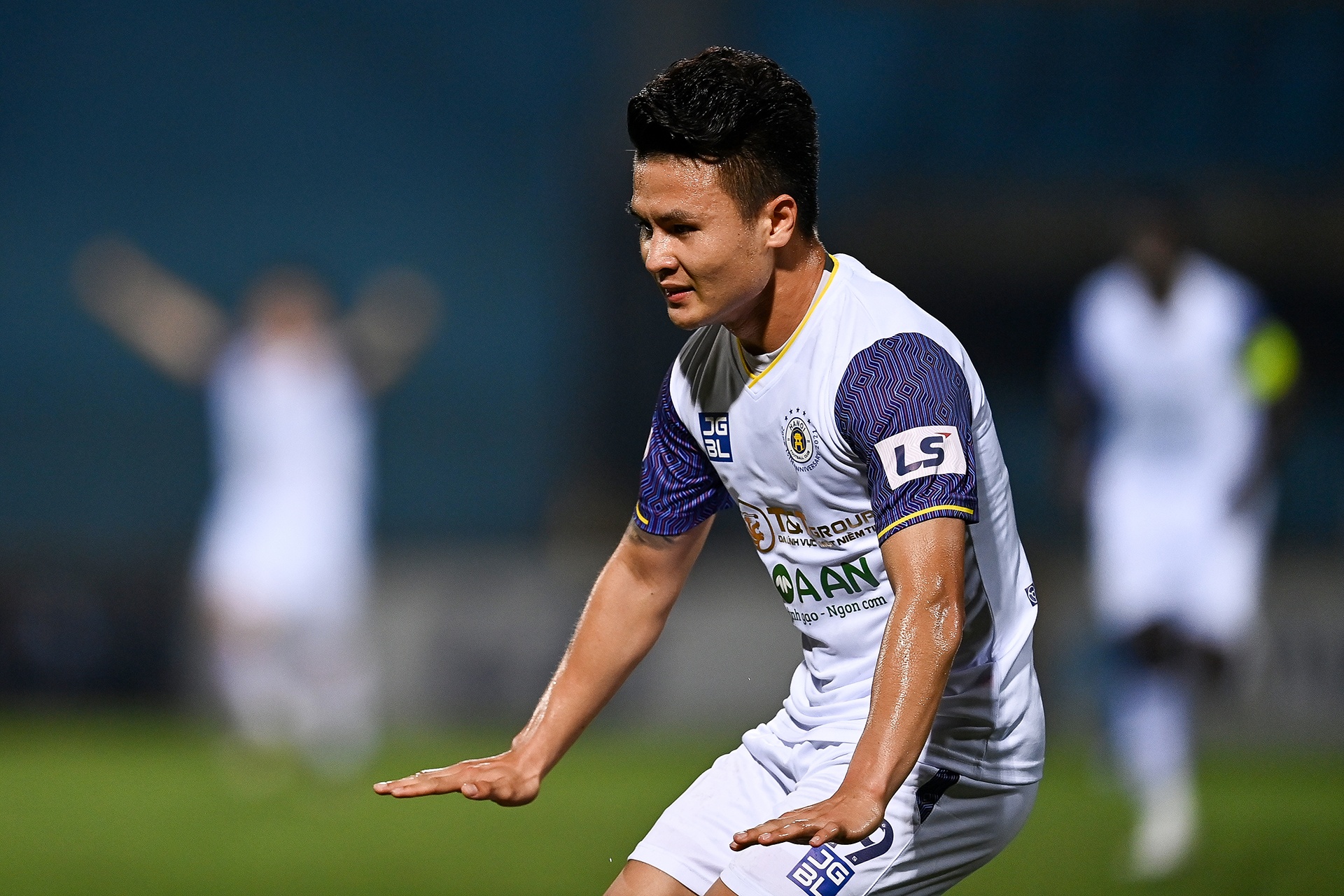 Quang Hai an mung sinh nhat lan thu 24 anh 3