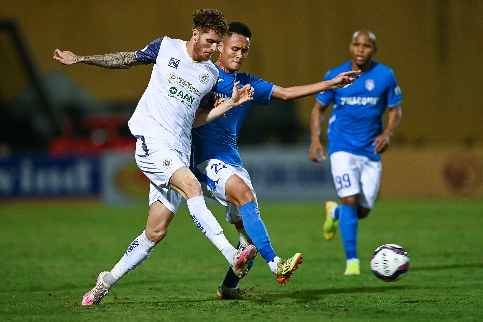 Quang Hai an mung sinh nhat lan thu 24 anh 6