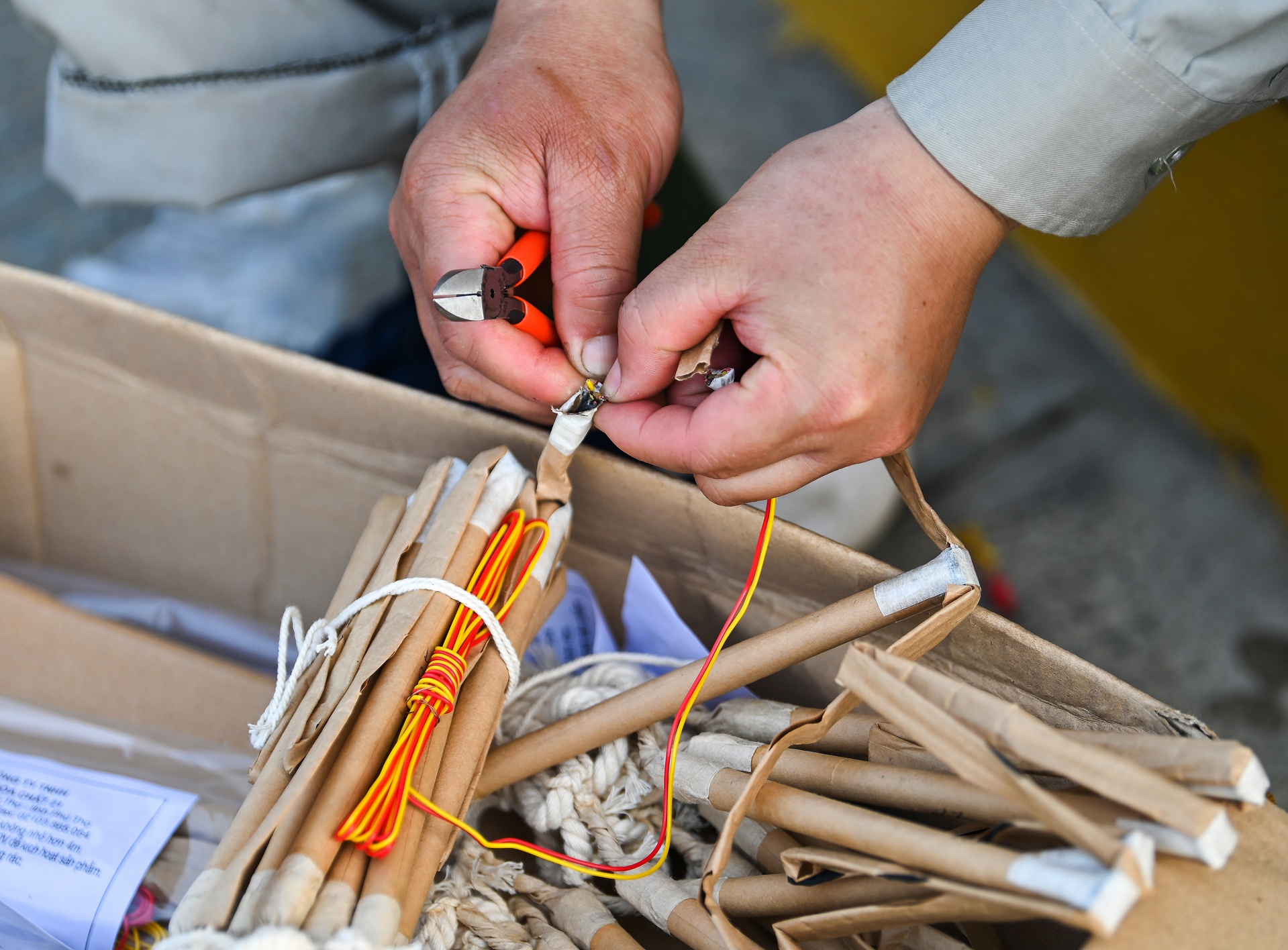 Ban phao hoa ky niem ngay gio to anh 5