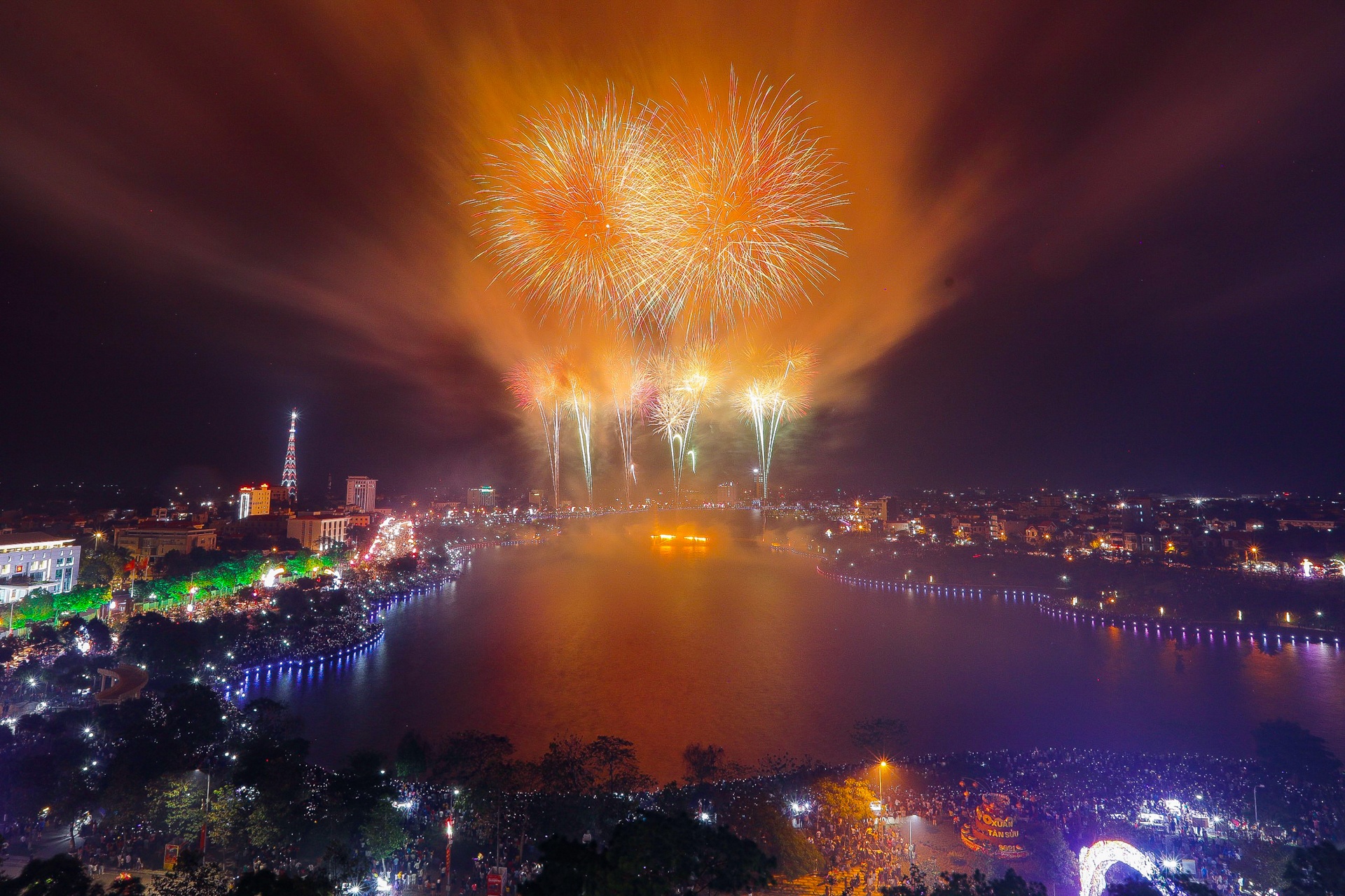 Phao hoa khai hoi gio to Hung Vuong anh 6