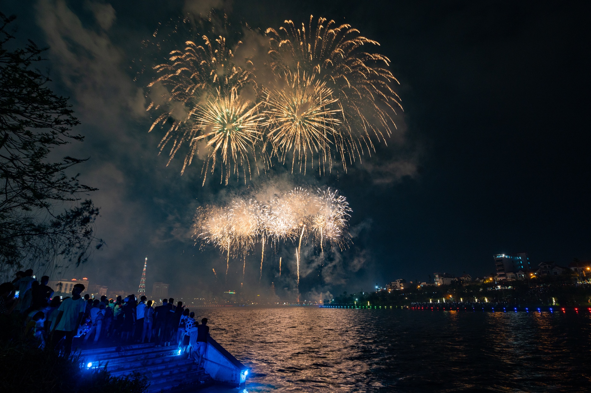 Phao hoa khai hoi gio to Hung Vuong anh 8