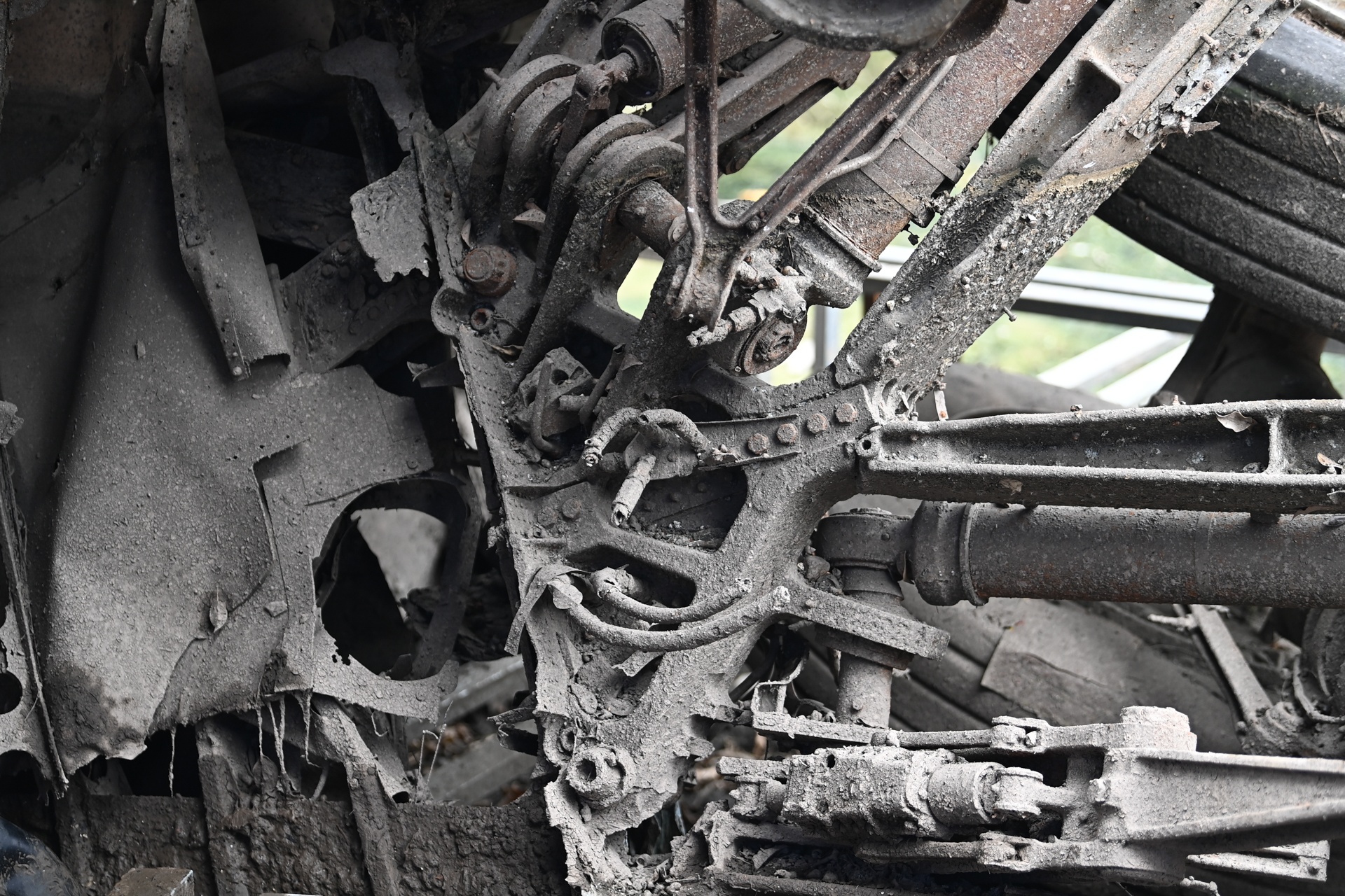 Cai tao ho chua xac may bay B52 anh 12