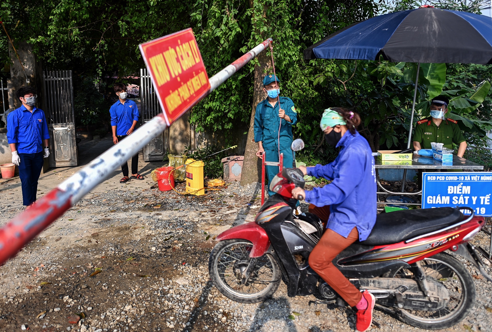 Cach ly khu dan cu o Ha Noi anh 3