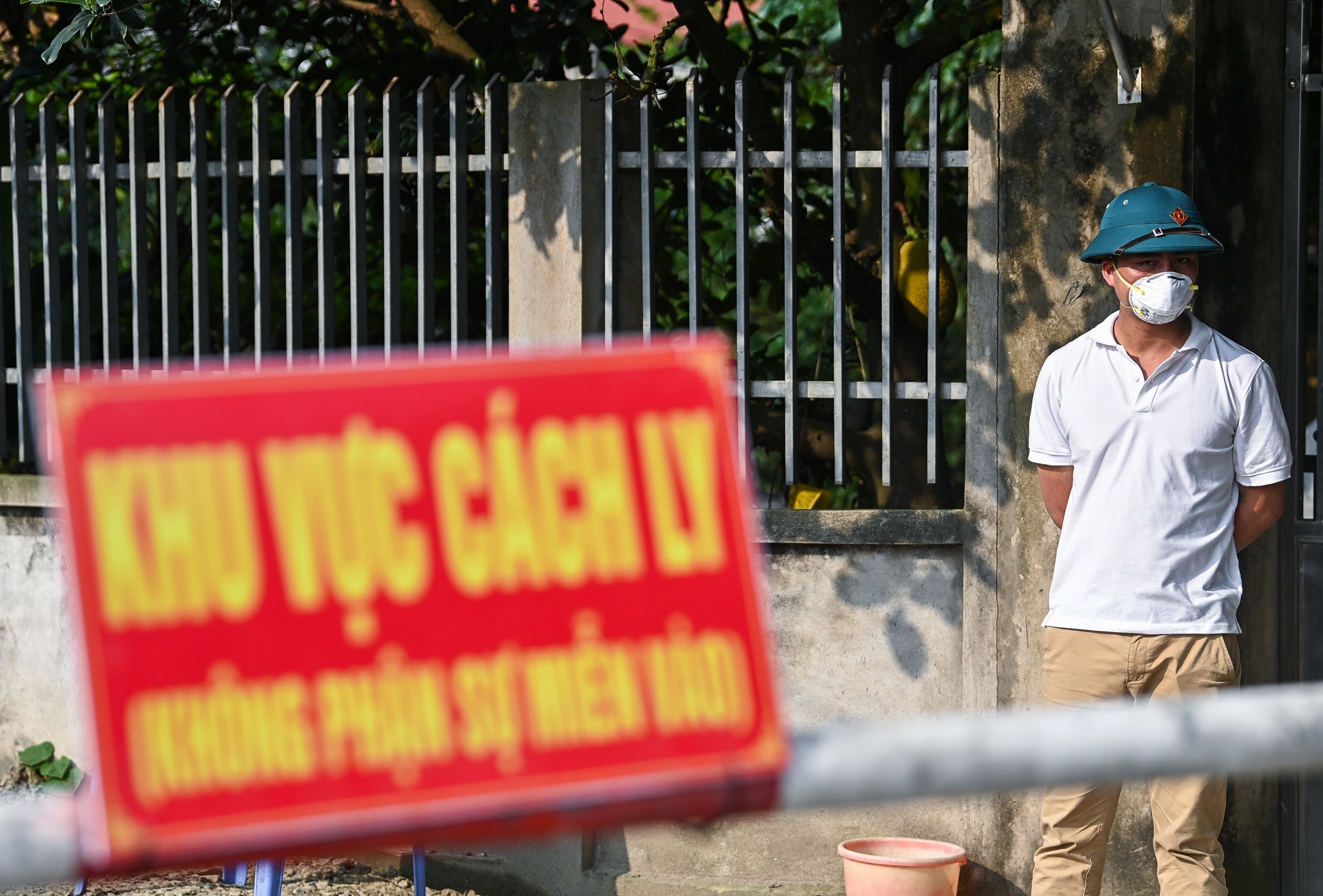 Cach ly khu dan cu o Ha Noi anh 4