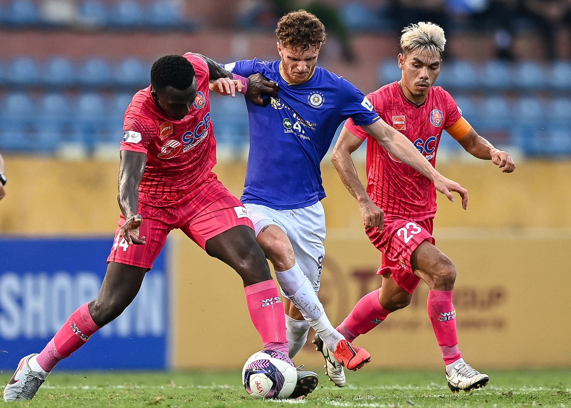 Ngoai binh Ha Noi toa sang anh 1