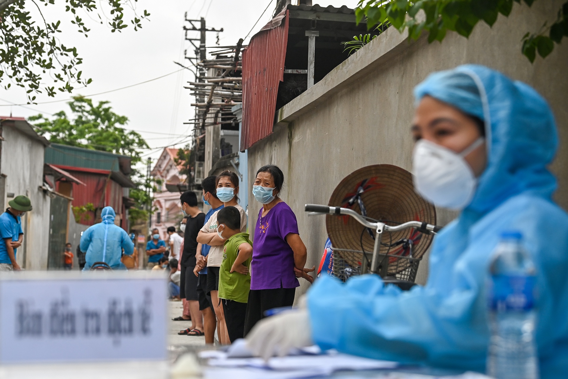 Hà Nội: Xét nghiệm truy tìm virus SARS-CoV-2 ảnh 5 Ha Noi: Xet nghiem truy tim virus SARS-CoV-2 anh 5