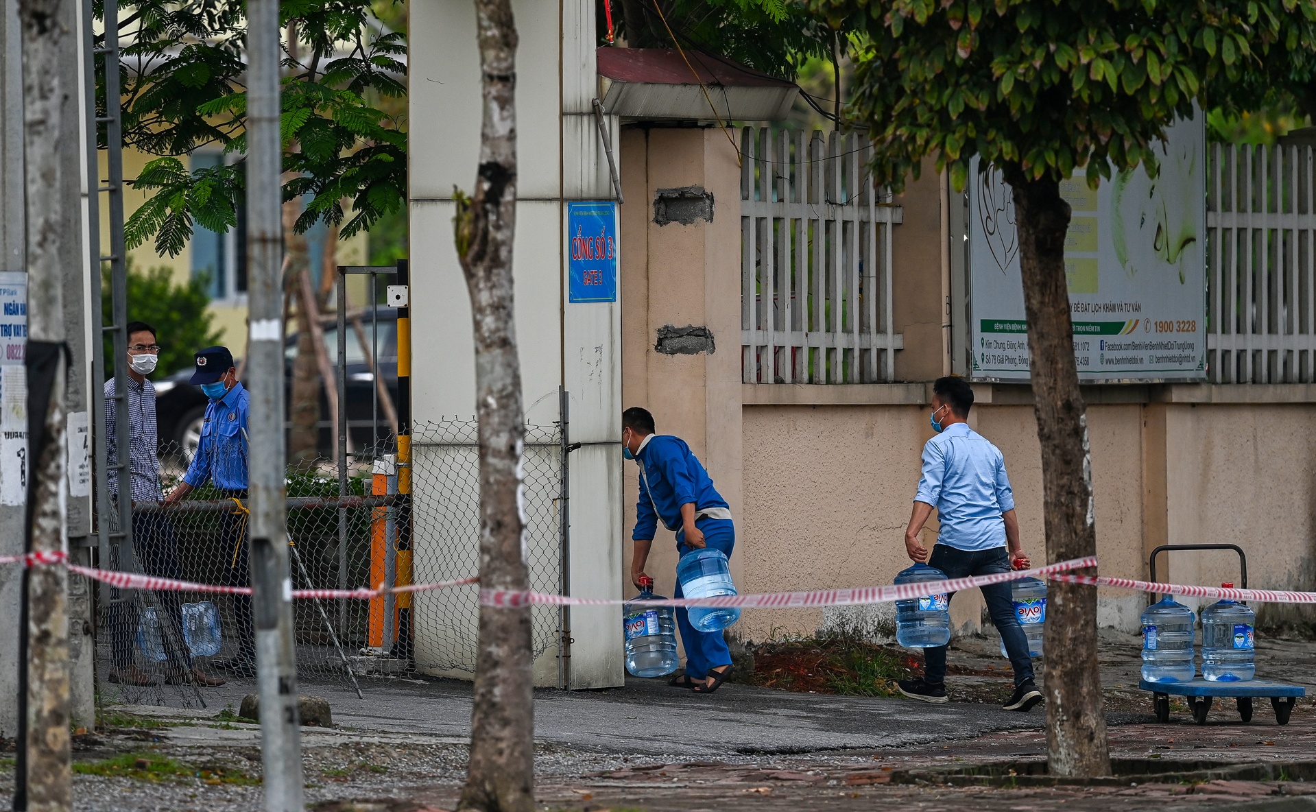Phong toa benh vien benh nhiet doi Trung Uong anh 7