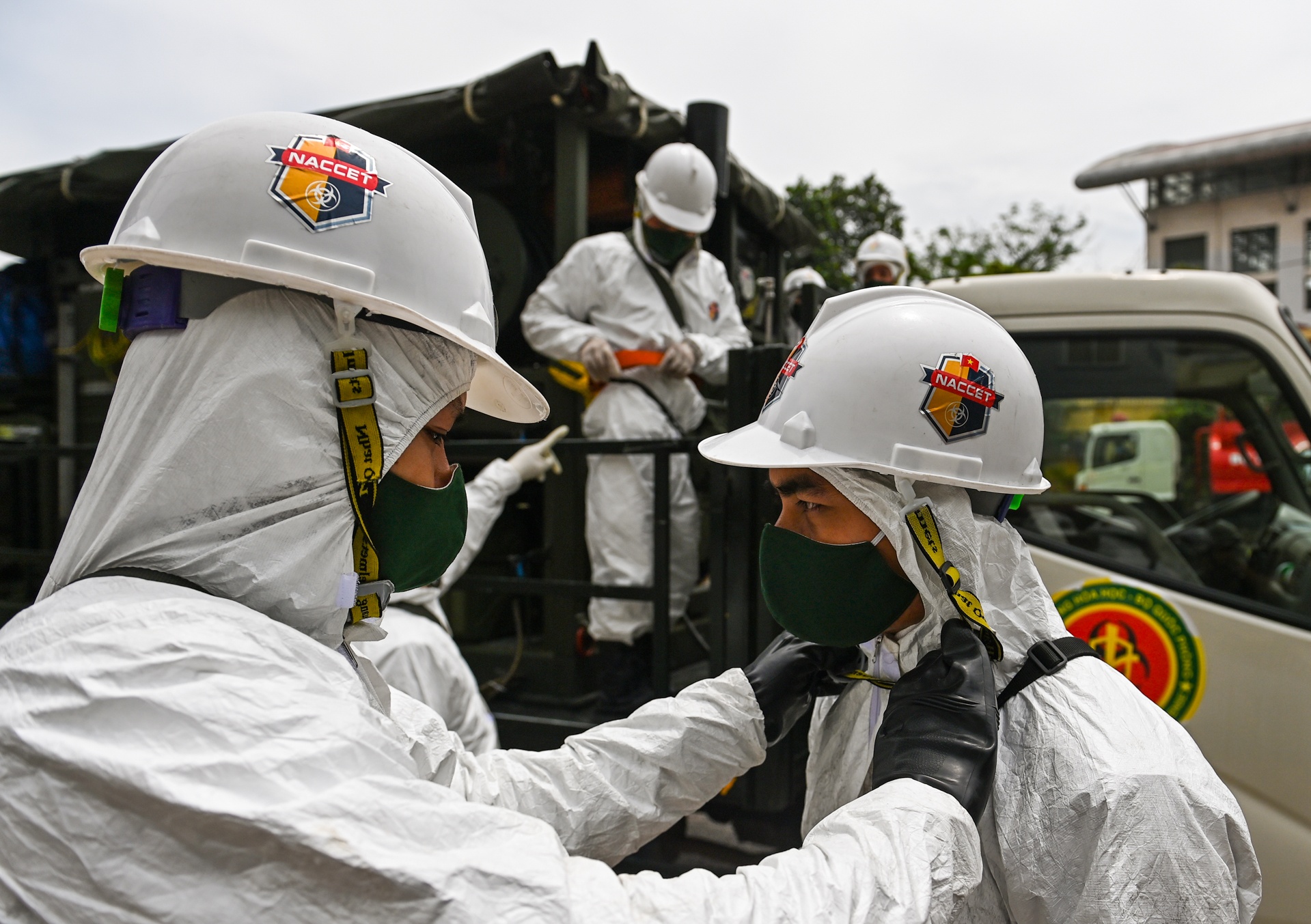 Quan doi khu trung Benh vien nhiet doi trung uong anh 2