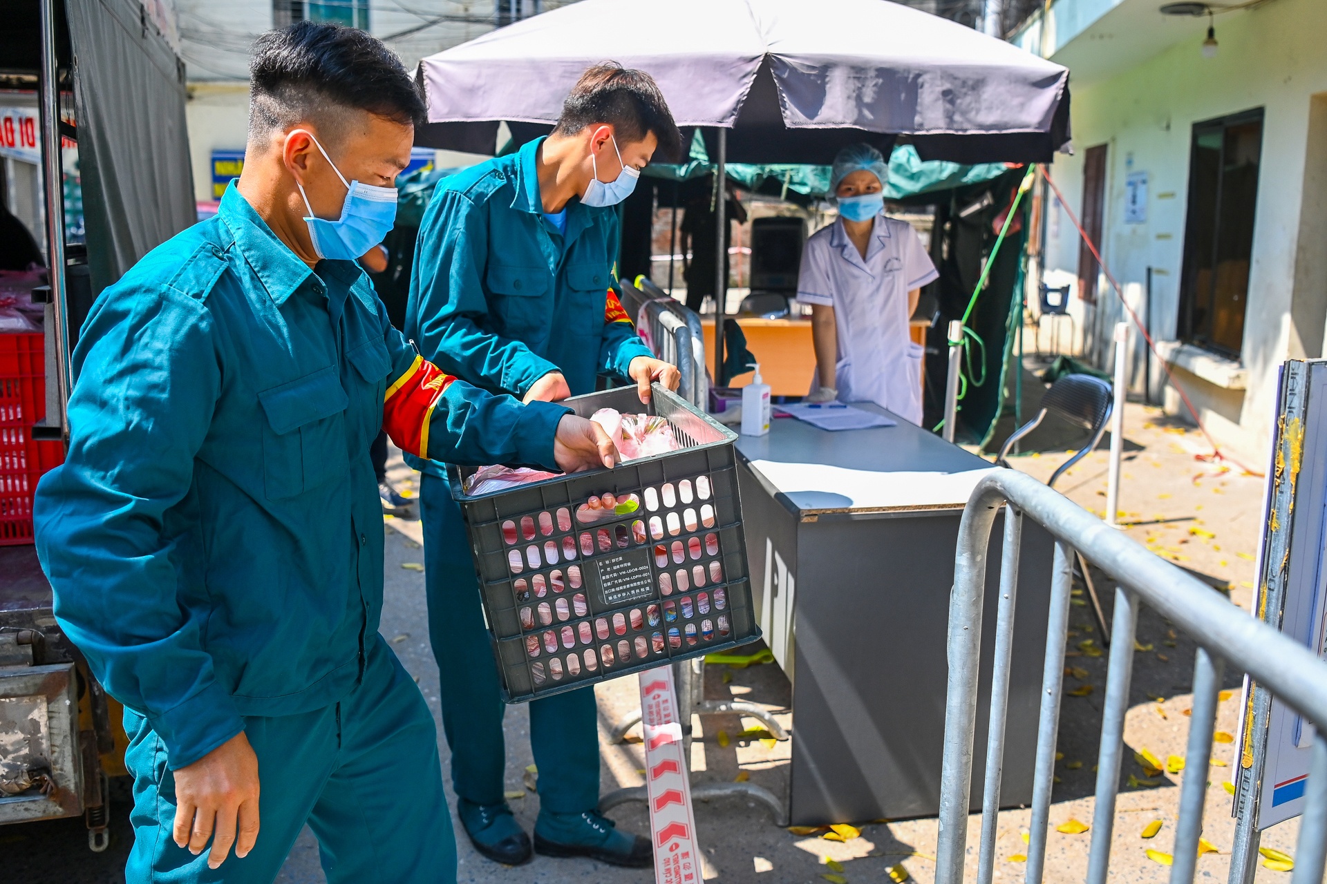 Phat tu nau com mien phi tang benh nhan K anh 7