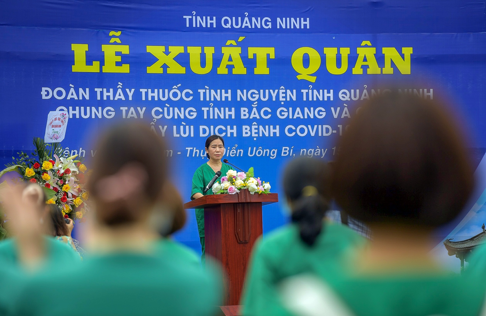 Bac si tinh nguyen vao tam dich Bac Giang anh 4