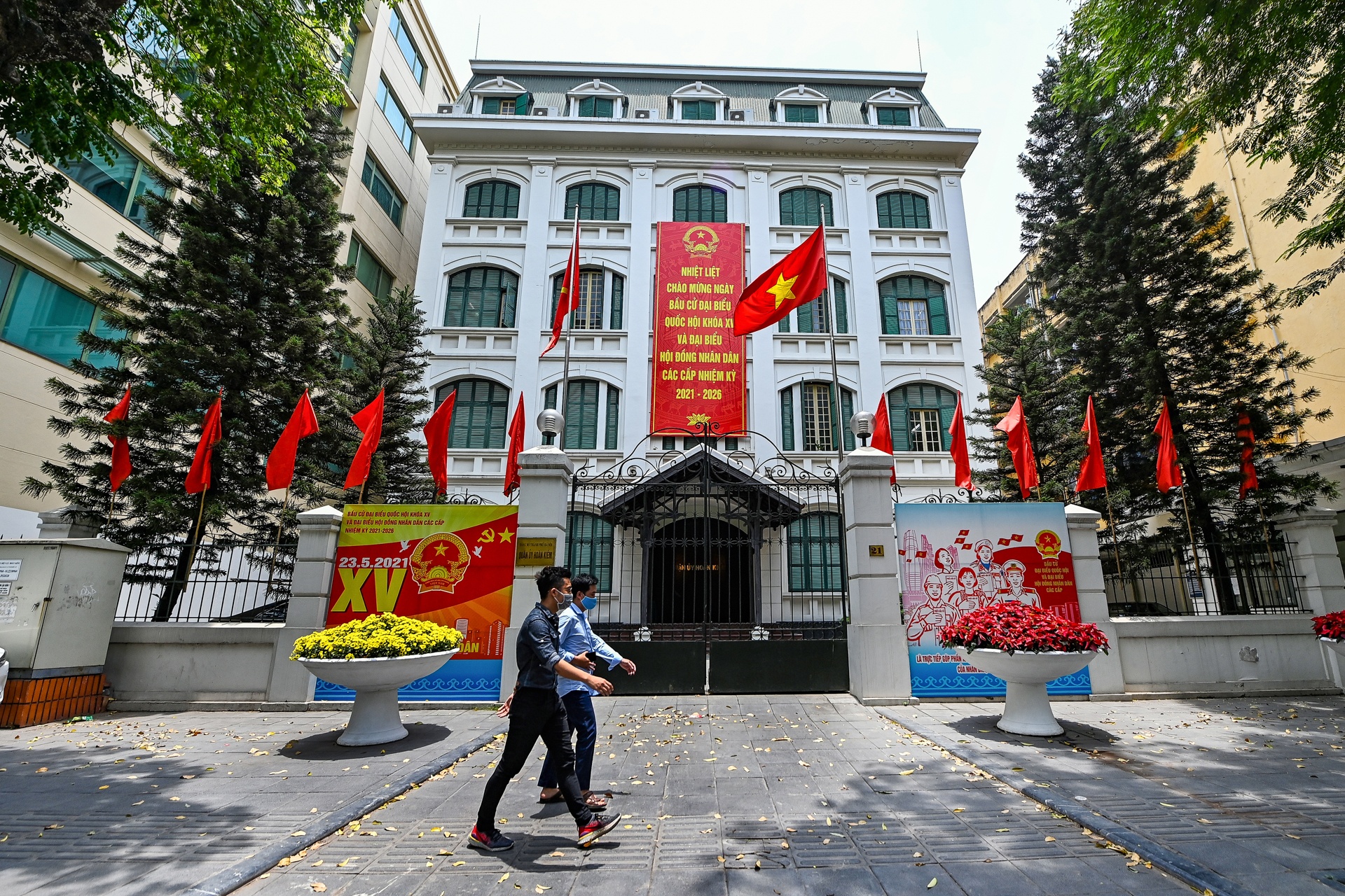 Bau cu la ngay hoi toan dan anh 9