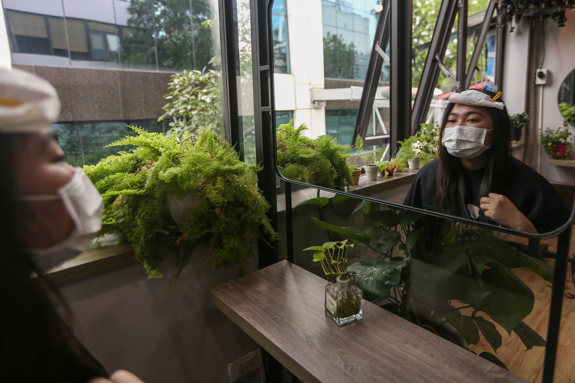 Dong cua dich vu phong dich Covid-19 anh 2