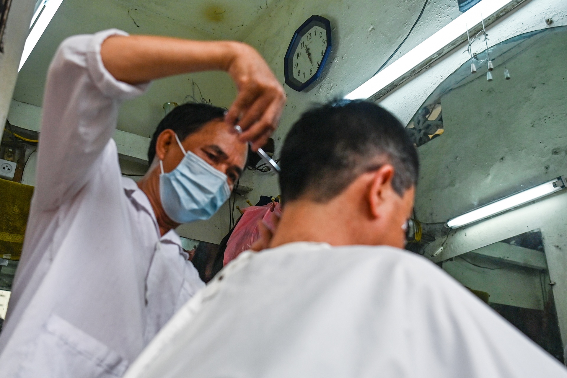 Dong cua dich vu phong dich Covid-19 anh 6