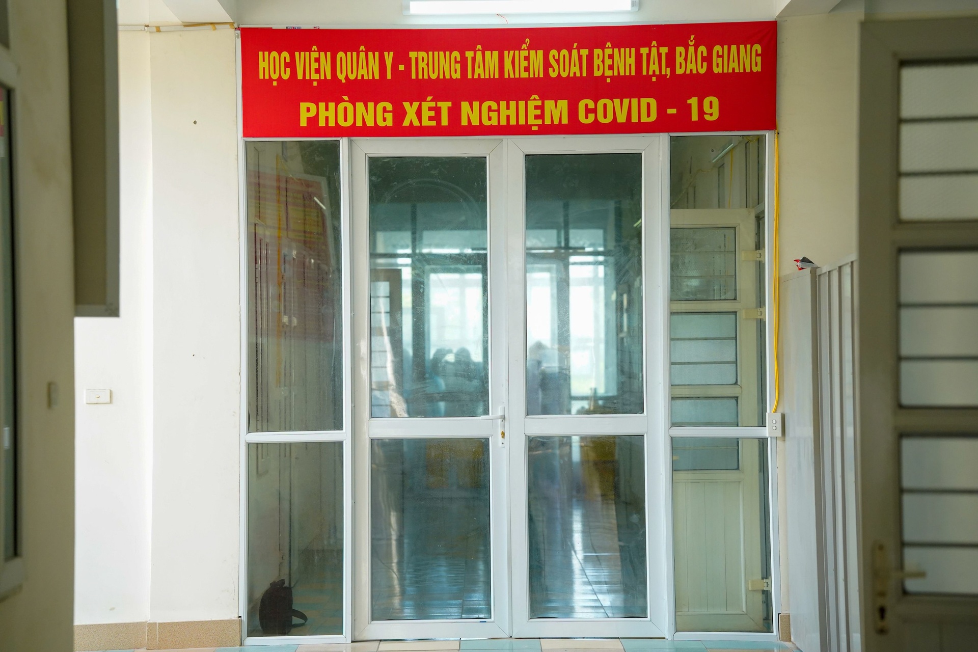 Trung tâm xét nghiệm Covid-19 ảnh 1 Trung tam xet nghiem Covid-19 anh 1