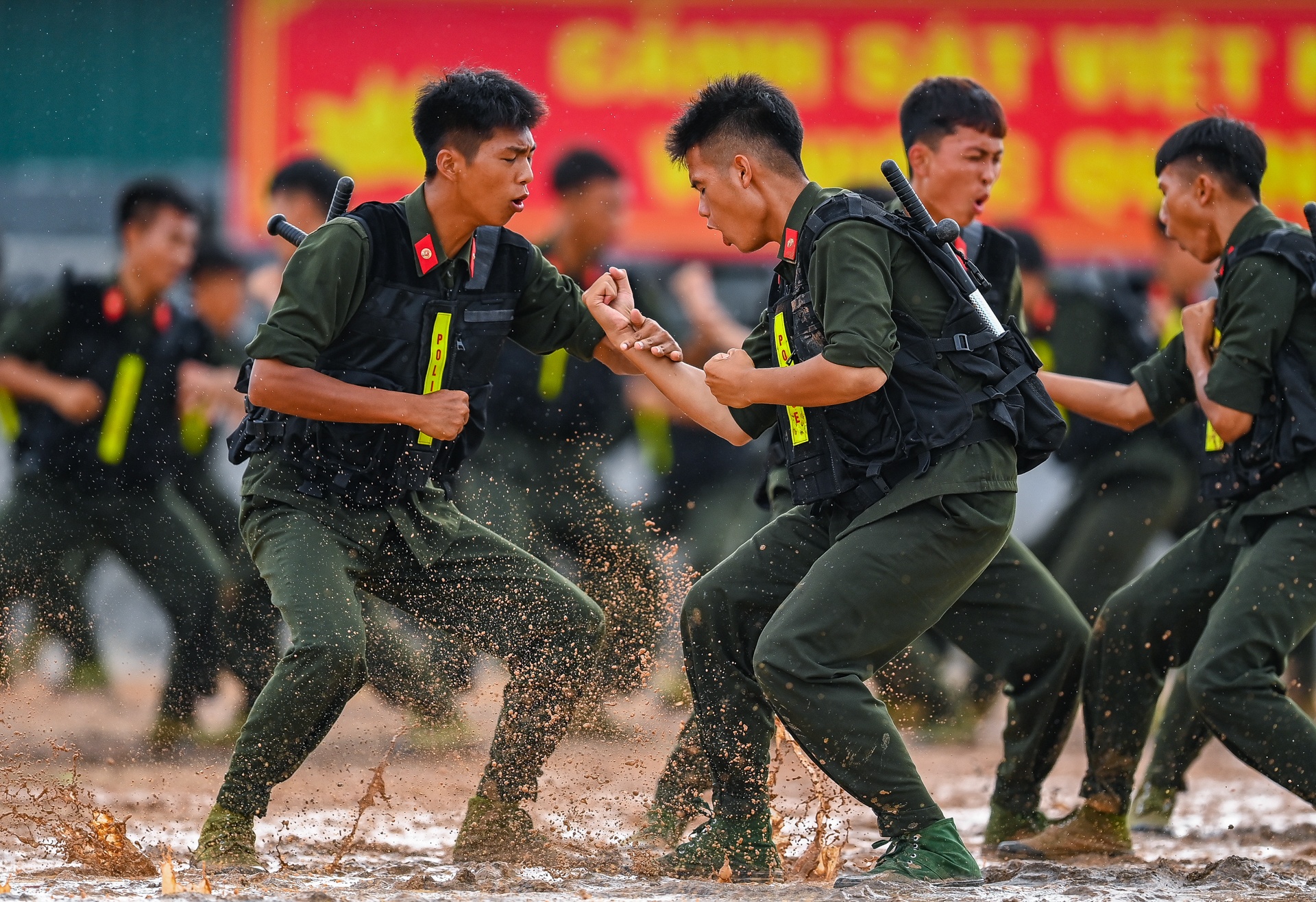 Cảnh sát cơ động  ảnh 5 Canh sat co dong anh 5