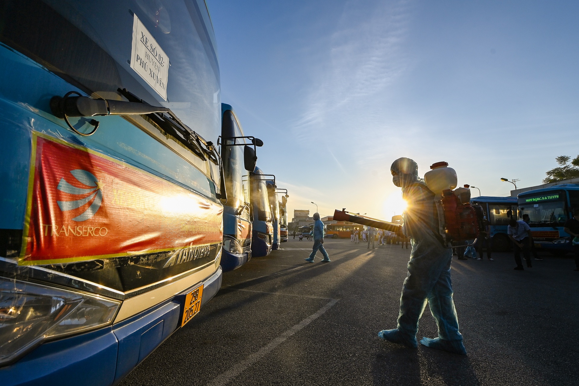 Ha Noi don cong dan tu Bac Giang anh 5