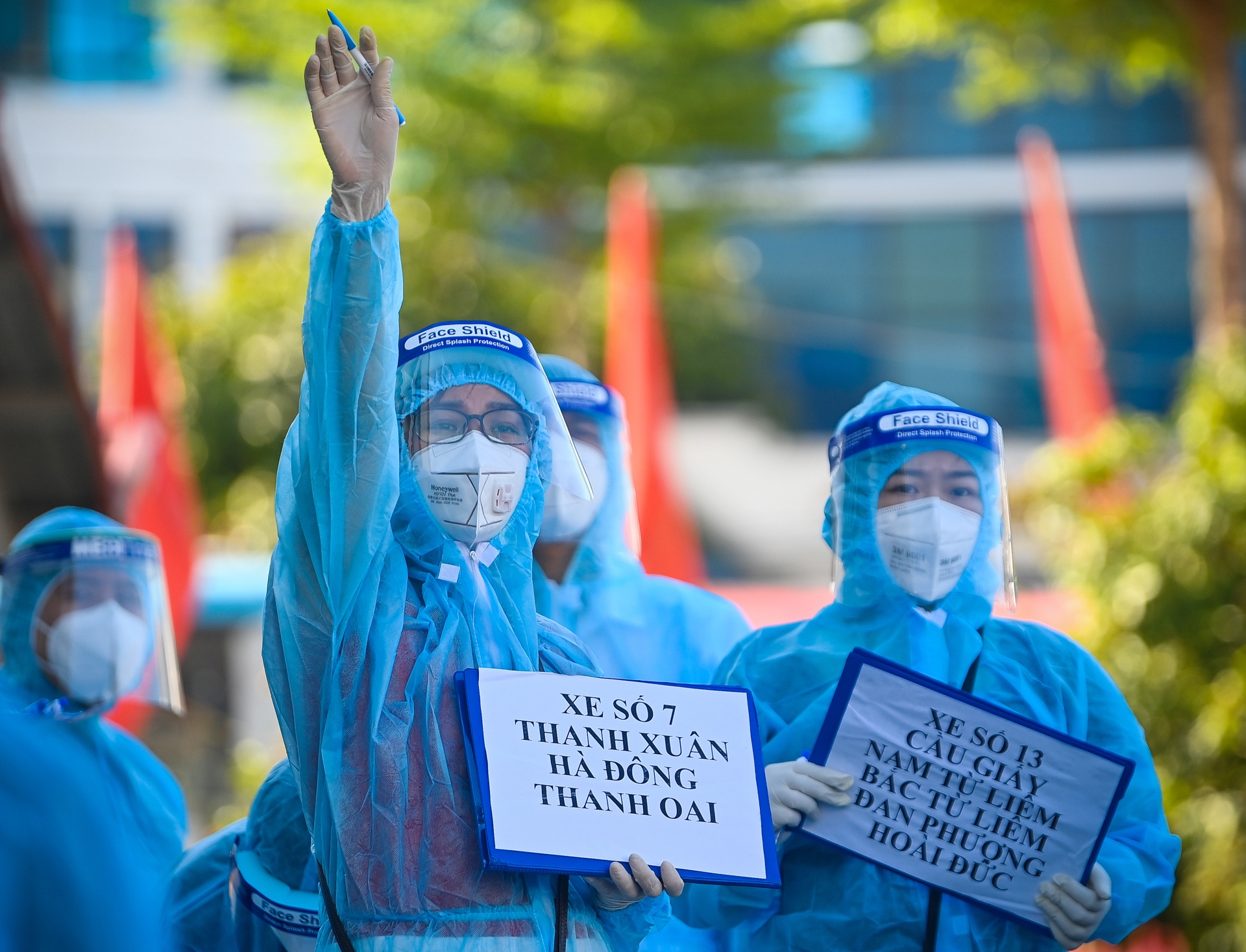 Ha Noi don cong dan tu Bac Giang anh 7