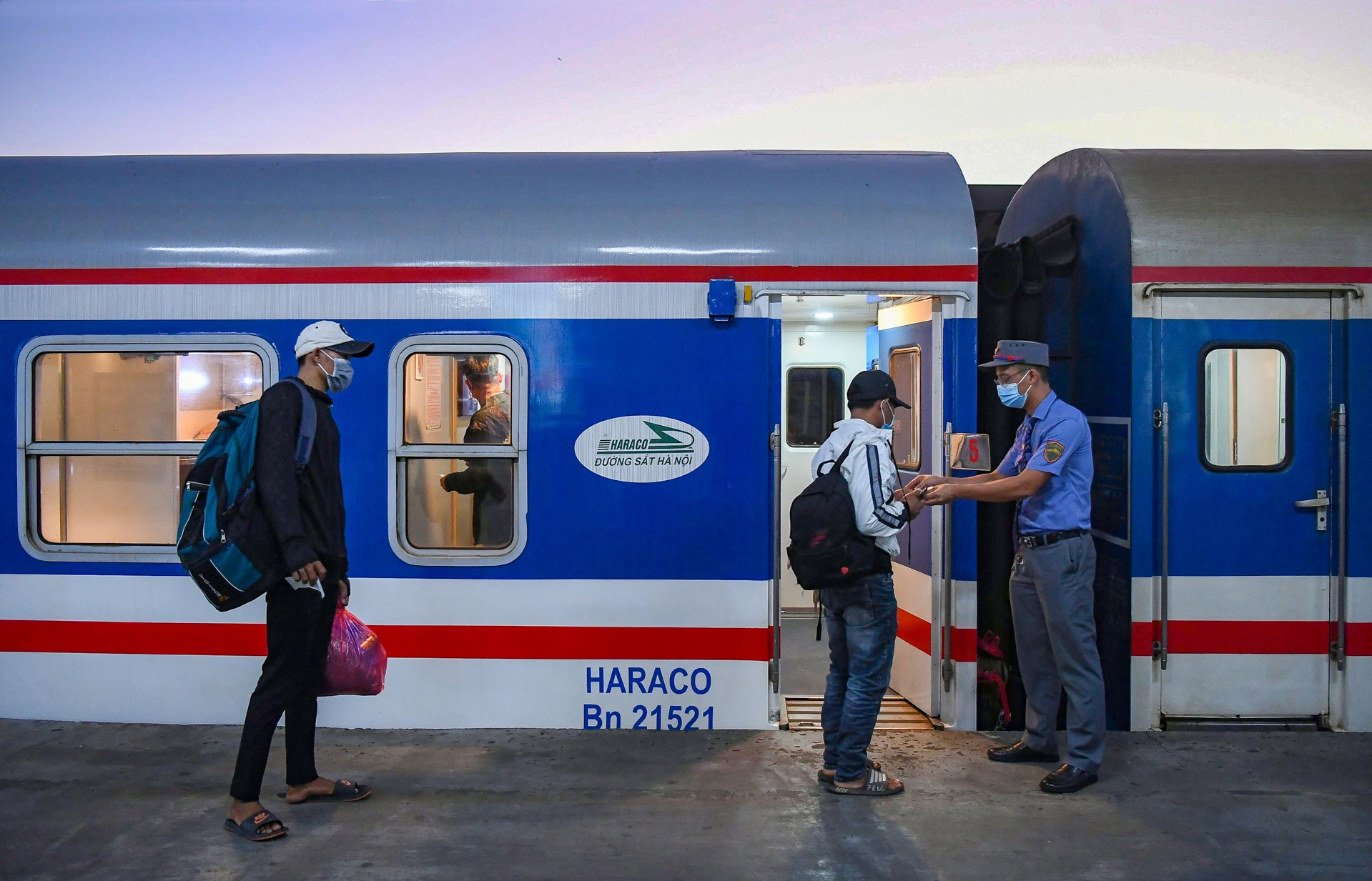 Tai khoi dong tau khach Bac Nam anh 5