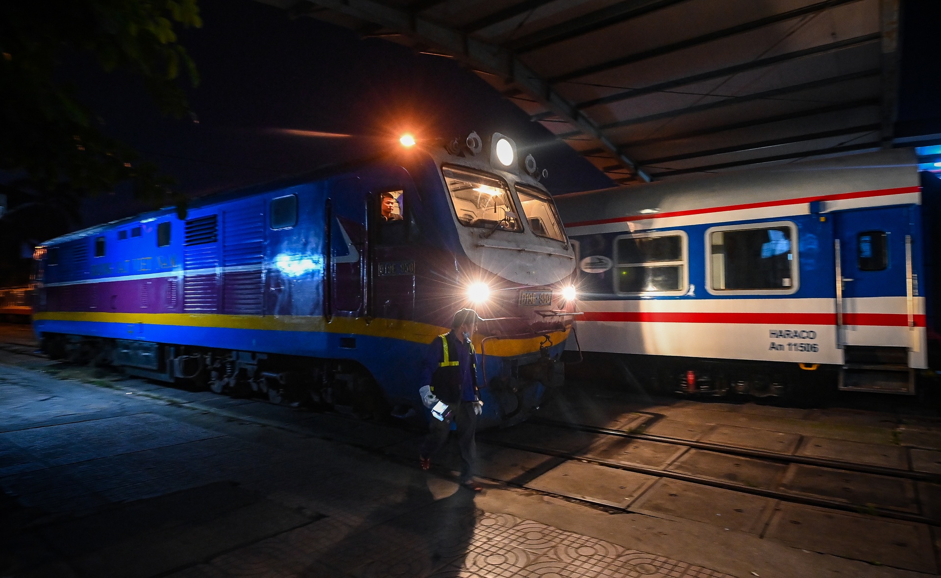 Tai khoi dong tau khach Bac Nam anh 8