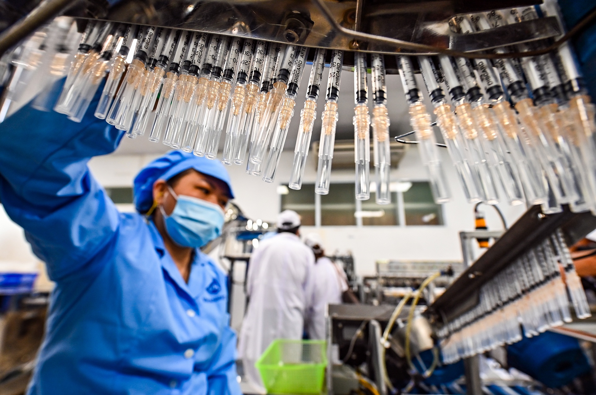 Chien dich tiem chung Covid-19 anh 1