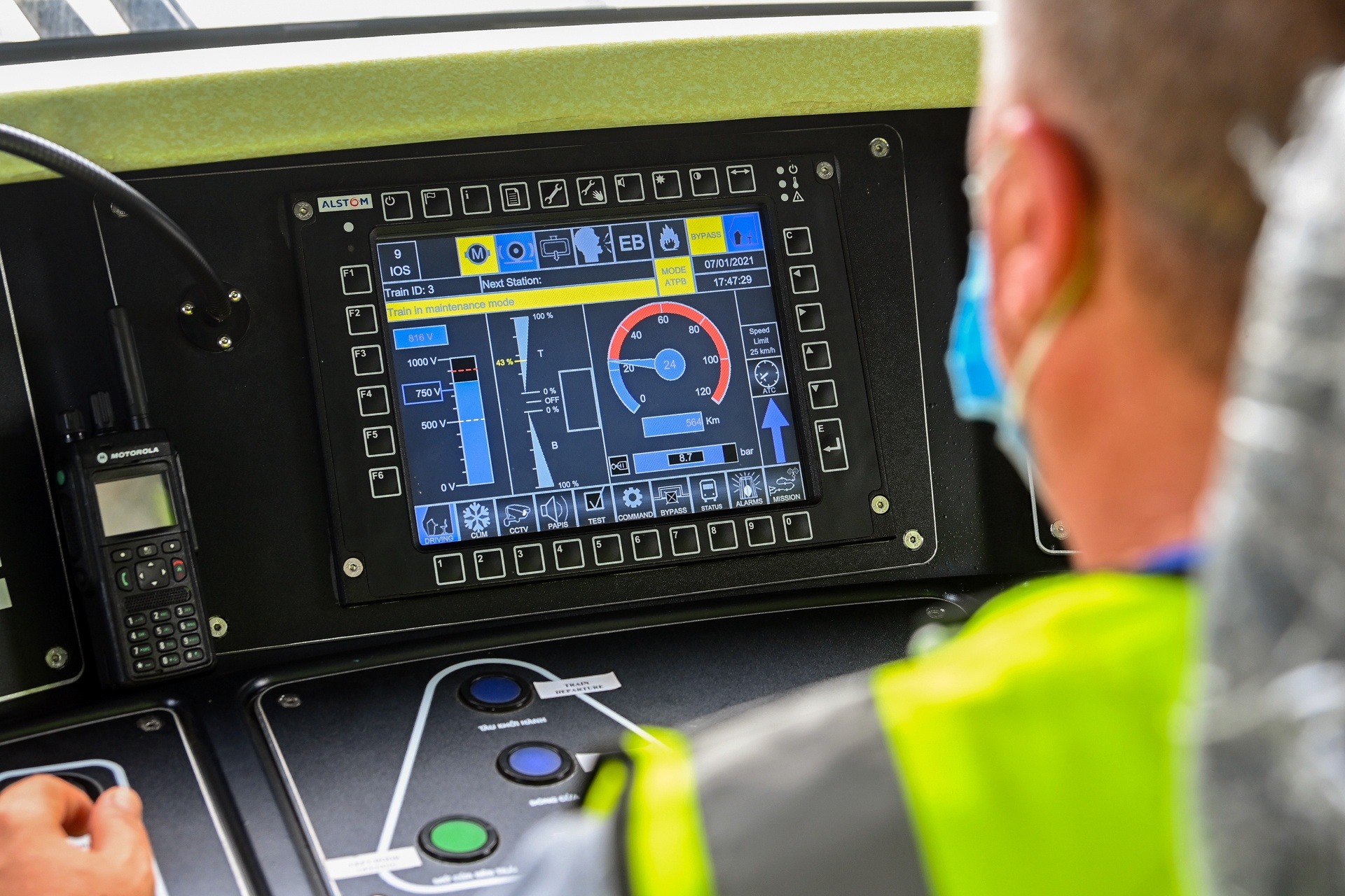 Chay thu tau tren cao Nhon - Ga Ha Noi anh 10