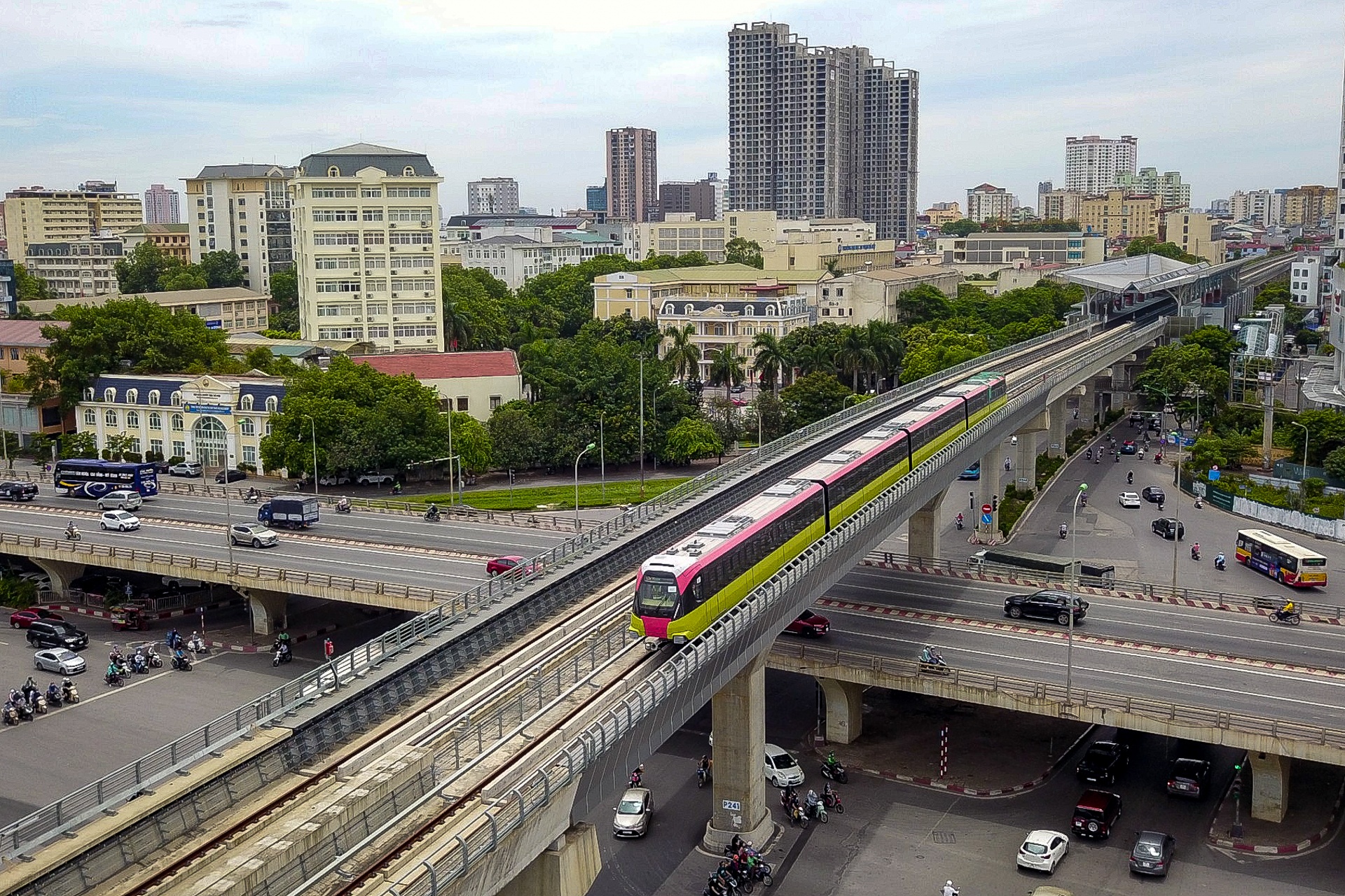 Chay thu tau tren cao Nhon - Ga Ha Noi anh 8