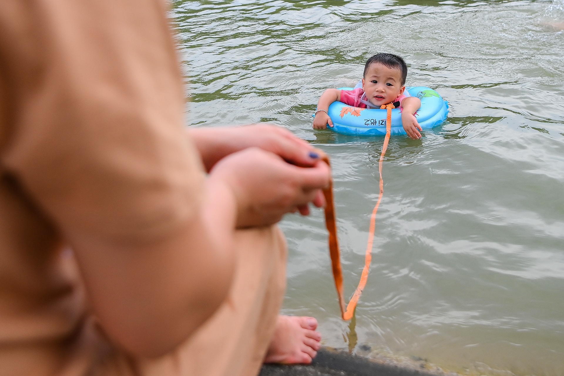 Tre em Ha Noi tam song giai nhiet anh 4