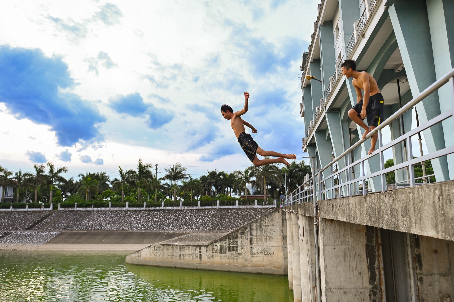Tre em Ha Noi tam song giai nhiet anh 9