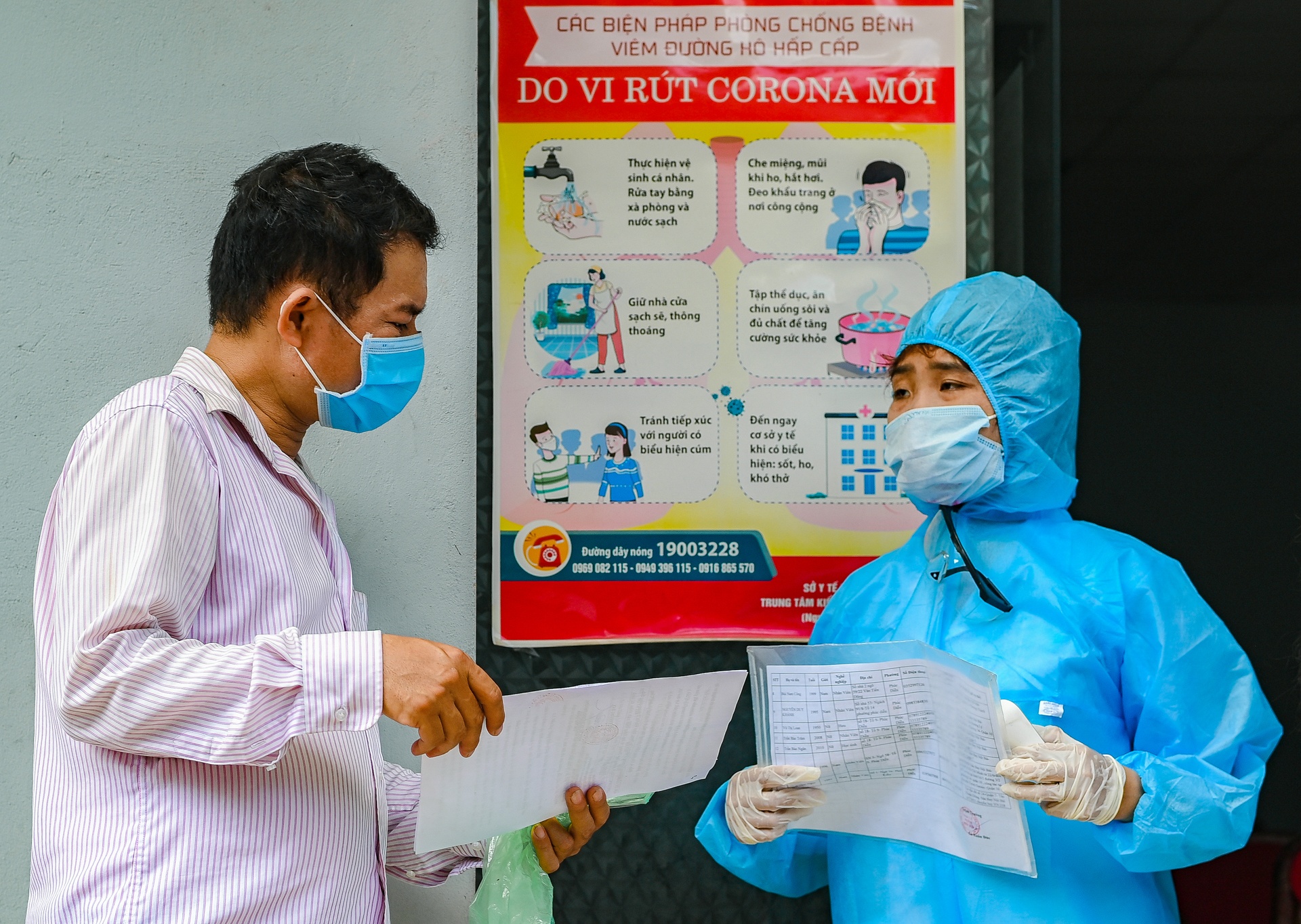 Xet nghiem Covid-19 nguoi dan tro ve tu TP.HCM anh 5