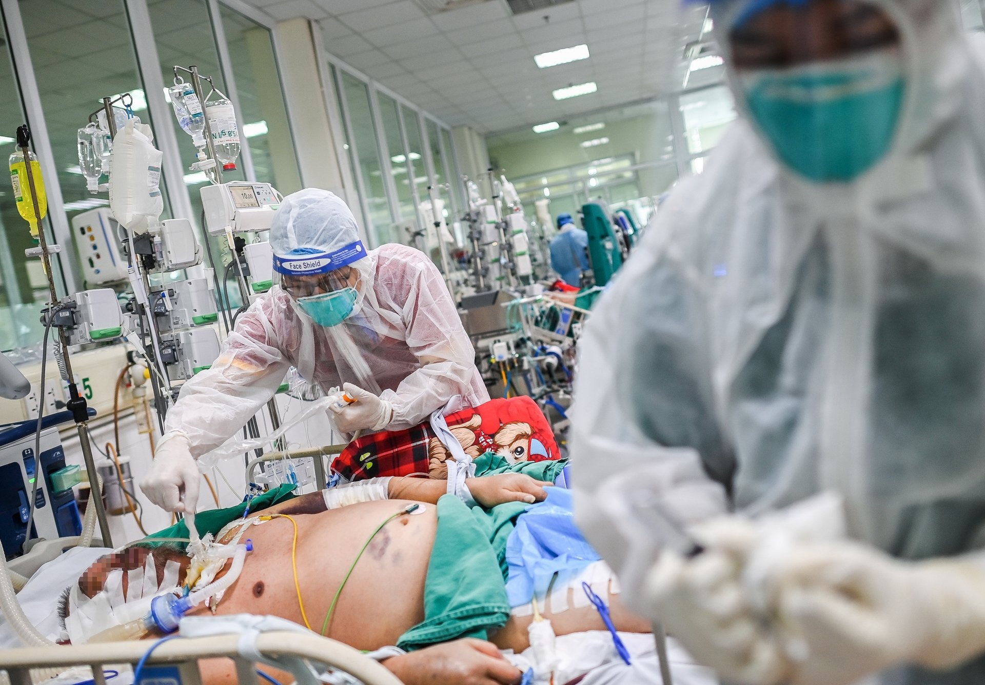 Dieu tri benh nhan mac Covid-19 anh 5