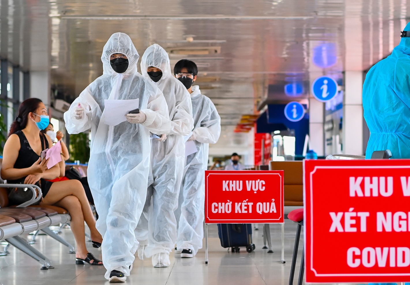 Test nhanh Covid-19 gia 238.000 dong tai san bay Noi Bai hinh anh