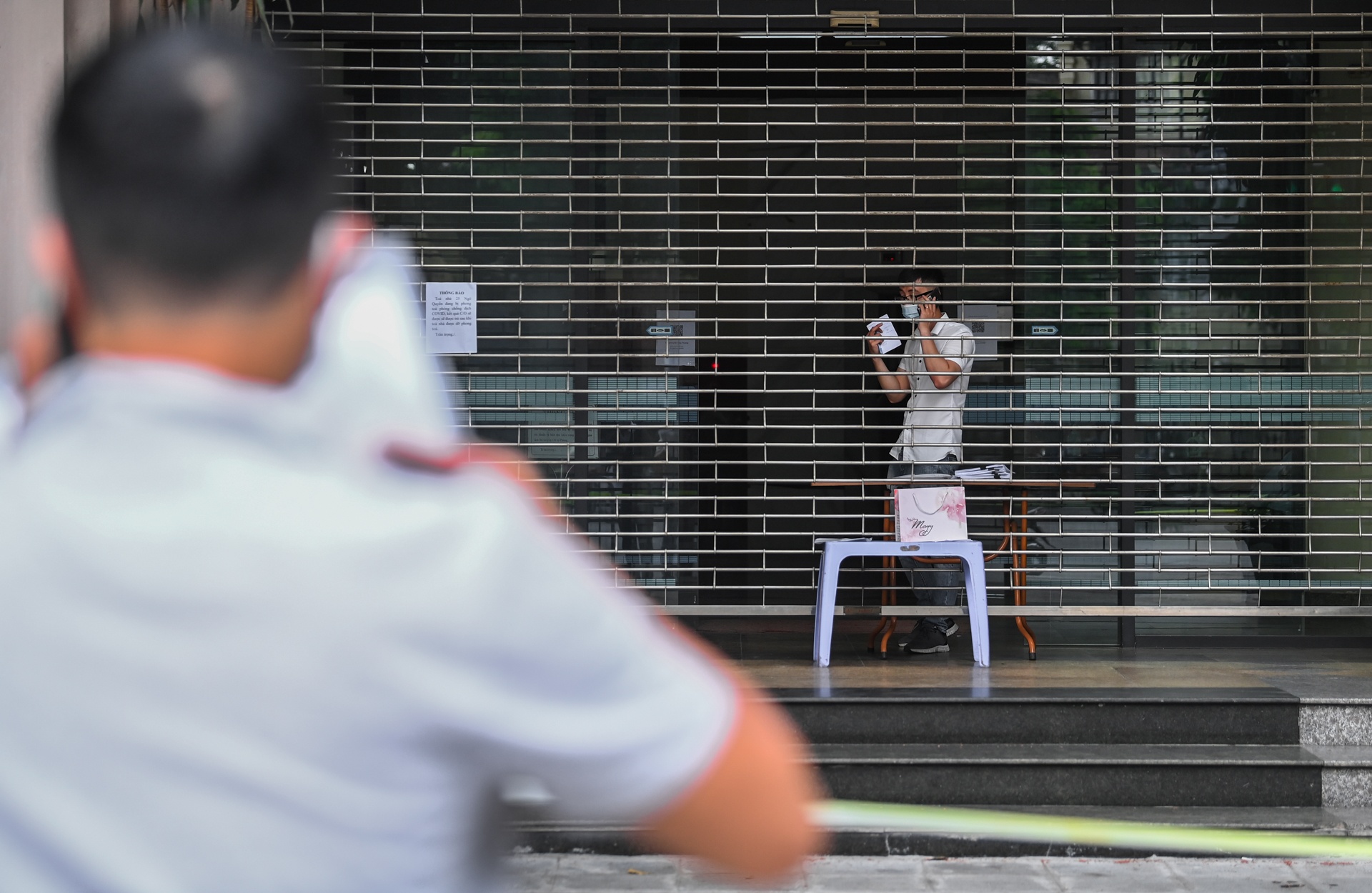 Phong toa hang loat dia diem o Ha Noi anh 10