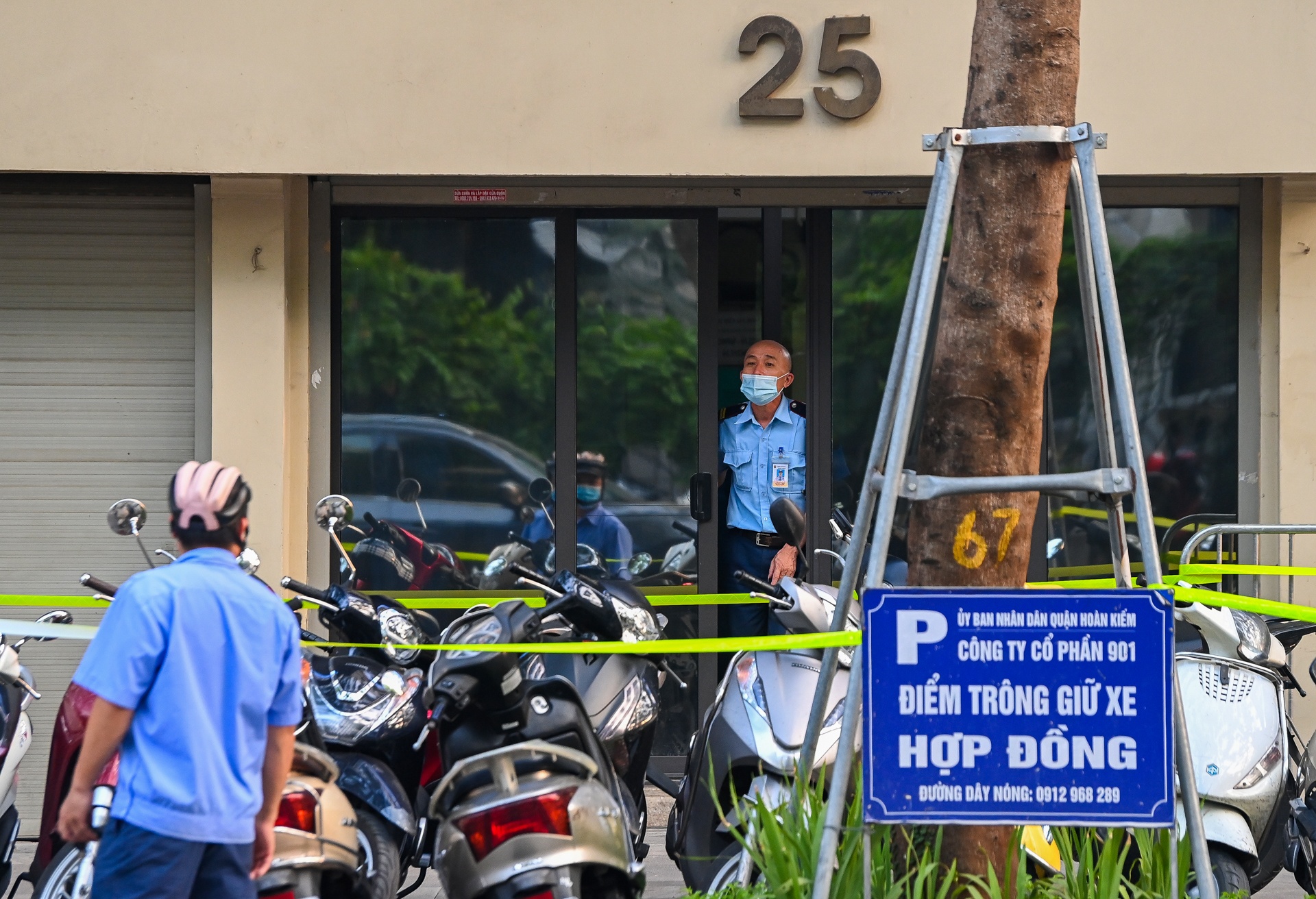 Phong toa hang loat dia diem o Ha Noi anh 3