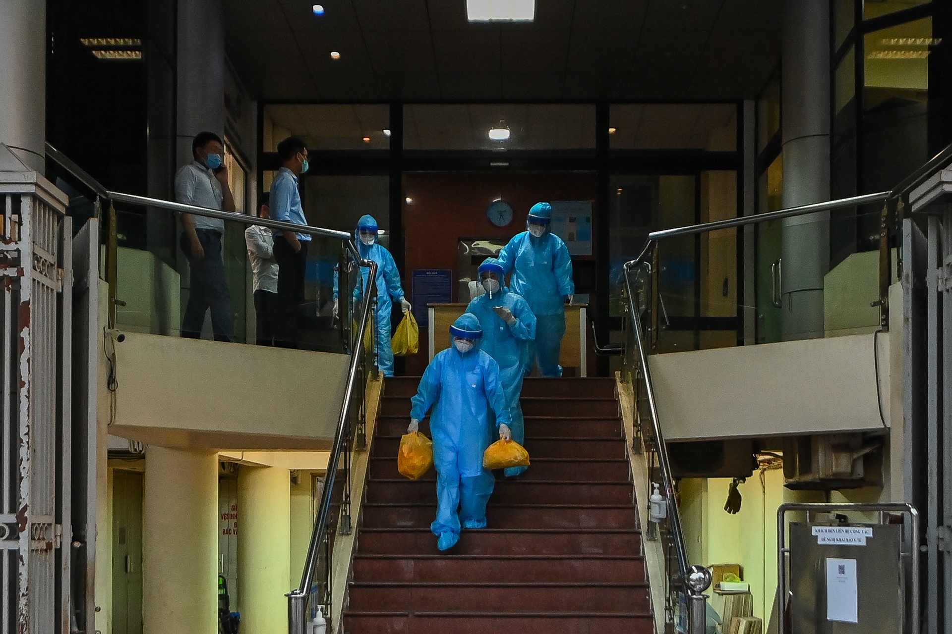 Phong toa hang loat dia diem o Ha Noi anh 4