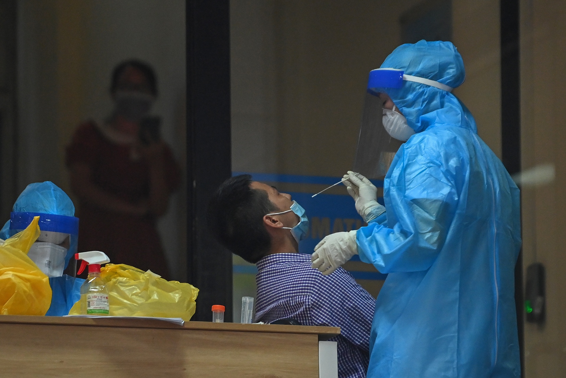 Phong toa hang loat dia diem o Ha Noi anh 5