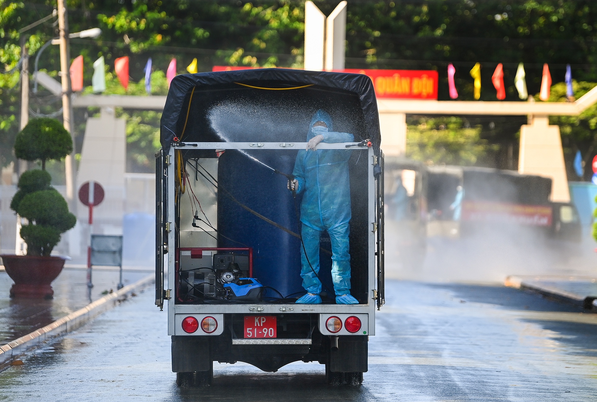 Phun khu khuan tinh Binh Duong anh 7