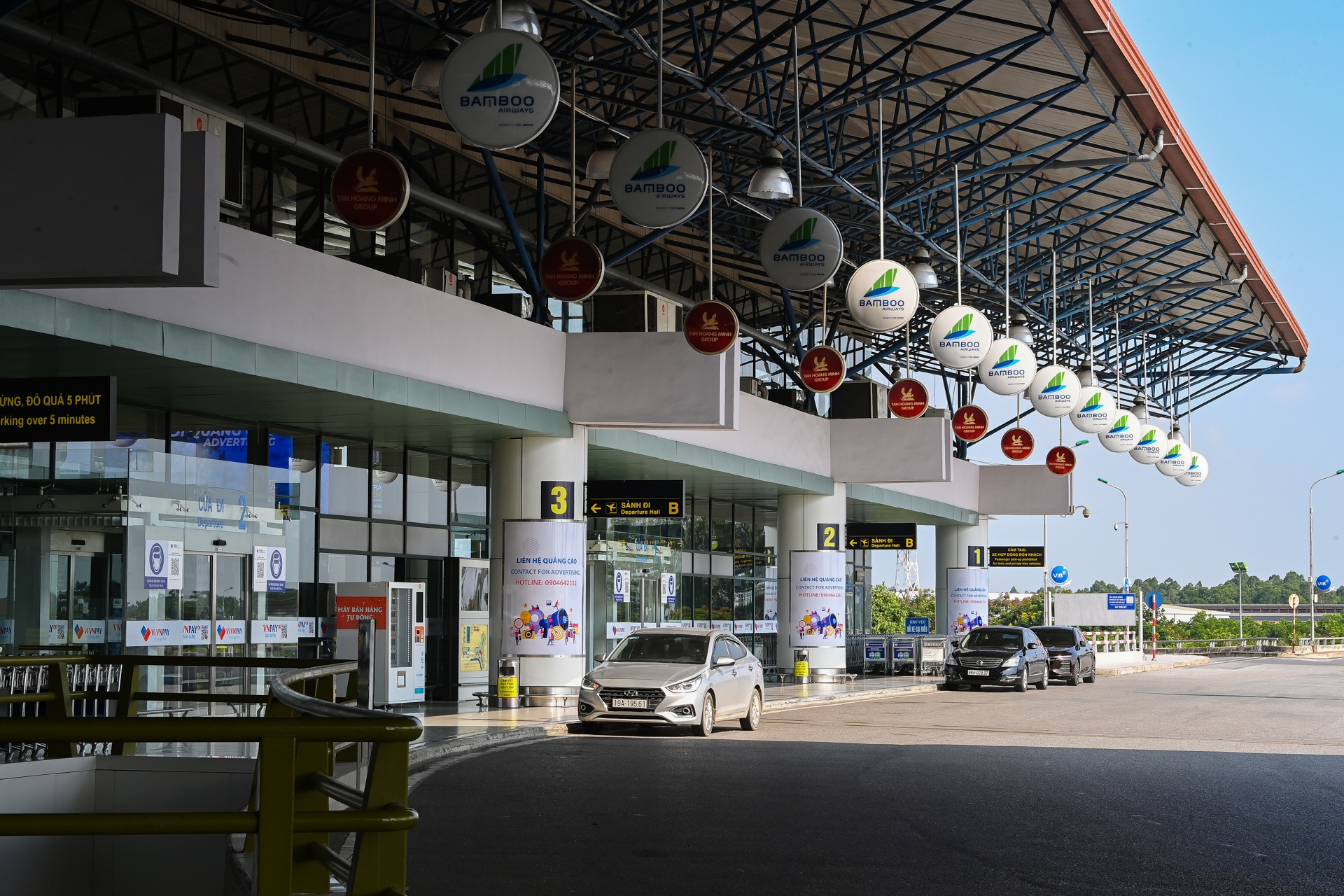 San bay Noi Bai vang bong nguoi anh 2