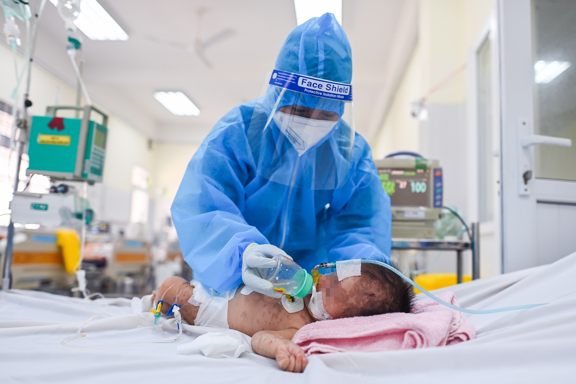 Trung tam hoi suc Covid-19 o Binh Duong anh 11