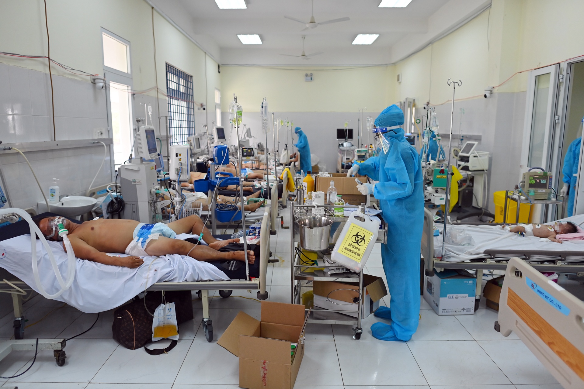 Trung tam hoi suc Covid-19 o Binh Duong anh 6