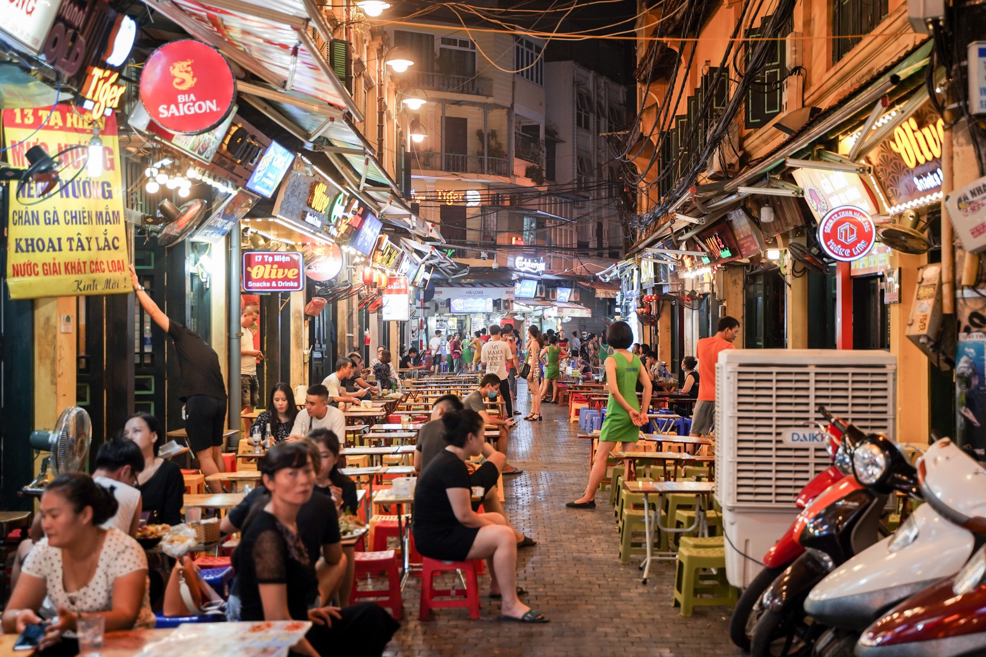 Đường phố Hà Nội sau lệnh giãn cách ảnh 23 Duong pho Ha Noi sau lenh gian cach anh 23