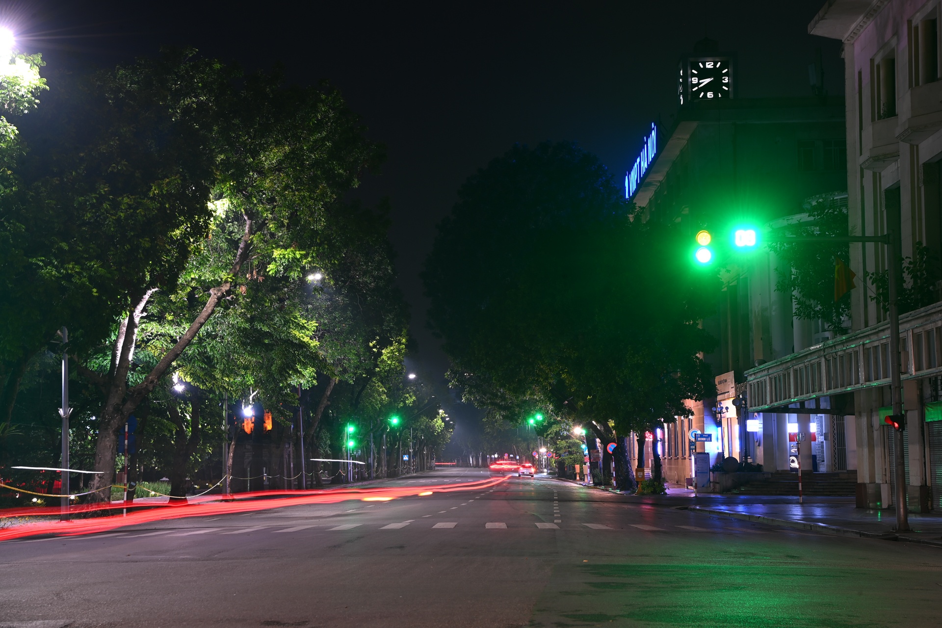 Đường phố Hà Nội sau lệnh giãn cách ảnh 28 Duong pho Ha Noi sau lenh gian cach anh 28