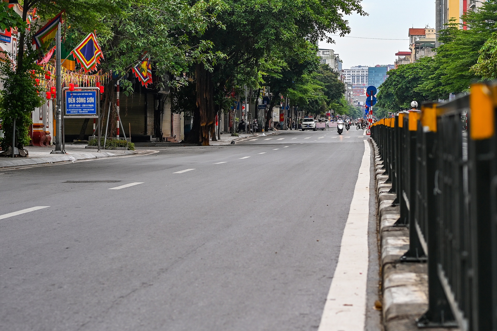 Đường phố Hà Nội sau lệnh giãn cách ảnh 10 Duong pho Ha Noi sau lenh gian cach anh 10