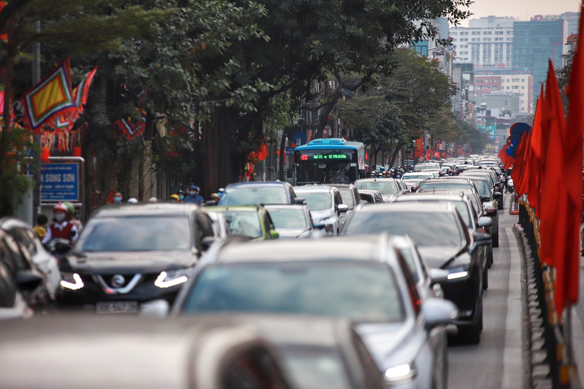 Đường phố Hà Nội sau lệnh giãn cách ảnh 9 Duong pho Ha Noi sau lenh gian cach anh 9